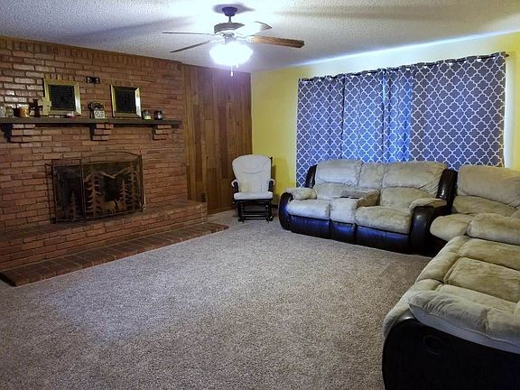2nd image of 720 N Woodlawn Ave