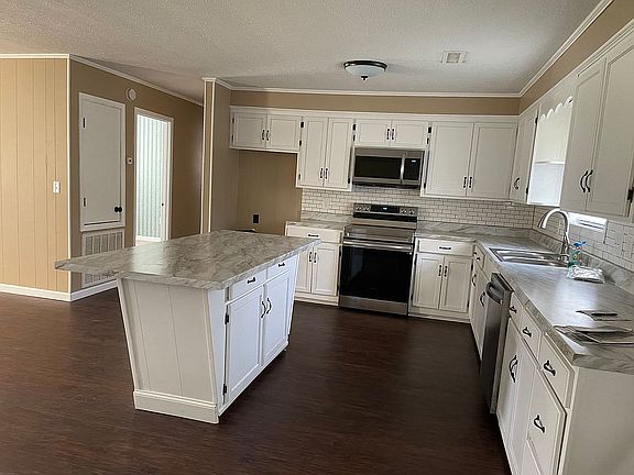 5th image of 102 Windham Dr