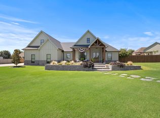 1611 N Mason St, Bowie, TX 76230