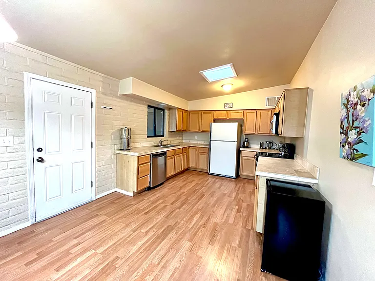 810 E Graybill Dr — Photo 4