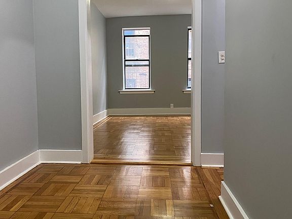 4th image of 2474 Grand Ave #3P