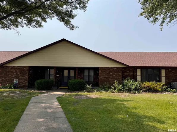 1905 S Madison St, Macomb, IL 61455