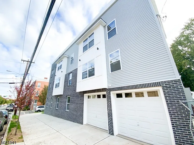 70 N 6th St #2 — Photo 5