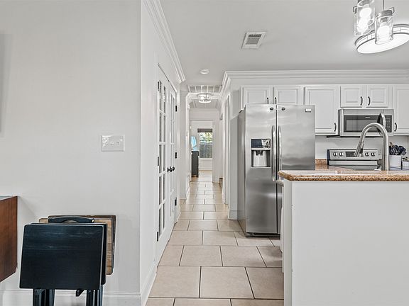 5th image of 816 Cottagemill Ln
