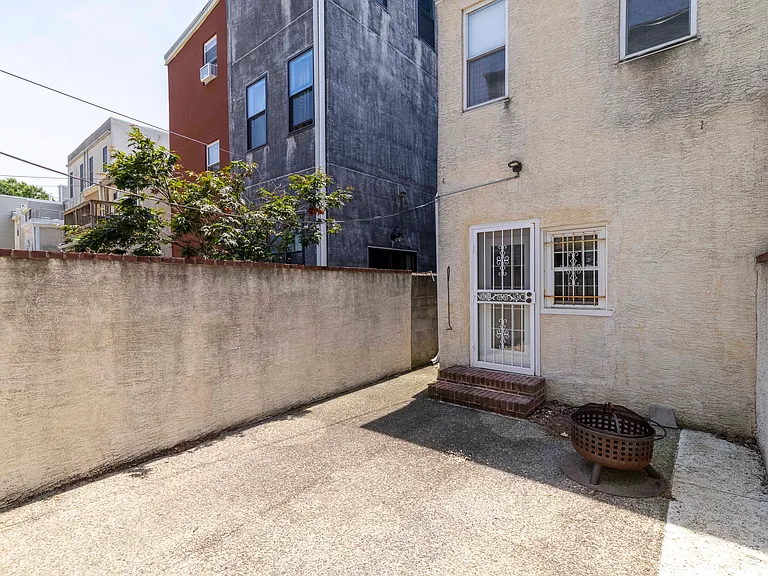 2025 Poplar St #1 — Photo 4