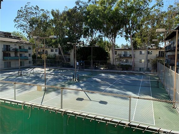 3rd image of 5460 White Oak Ave Unit E220