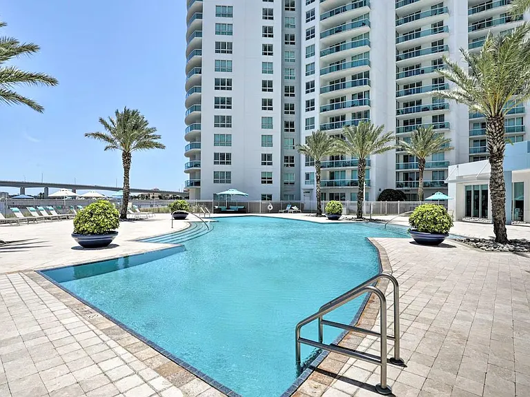 241 Riverside Dr #ID1385881P — Photo 4