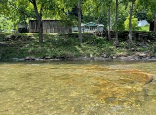 819 Murphytown Rd, Green Mountain, NC 28740