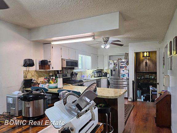 4th image of 12271 Burt Rd