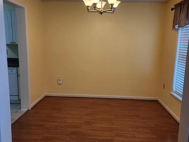 1234 Oakwood Dr — Photo 5