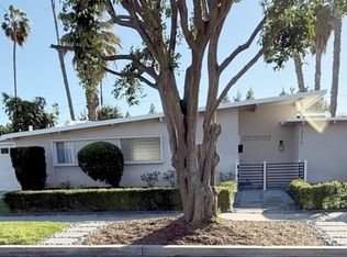 19516 Stagg St, Reseda, CA 91335