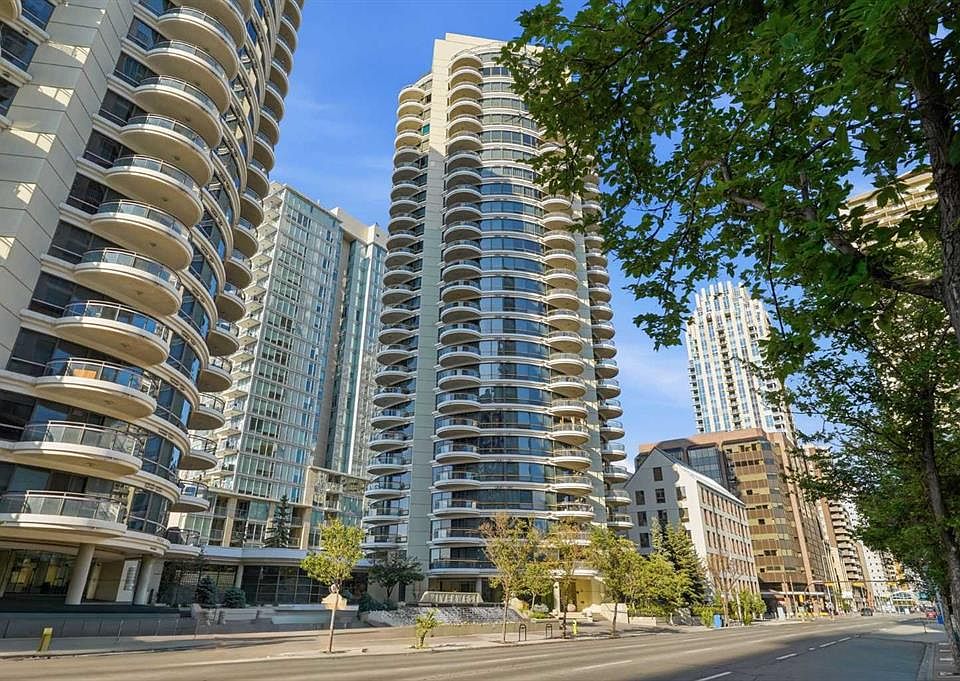 1st image of 1078 S 6th Ave SW #305