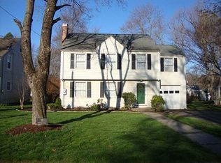 19 Rosedale Rd, West Hartford, CT 06107