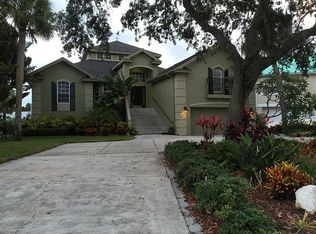 8008 Island Dr, Port Richey, FL 34668