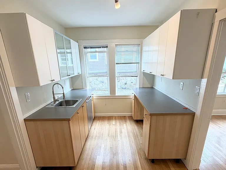29 Beecher St #2 — Photo 13
