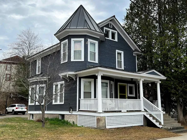 100 Raymond Street, Lyndon, VT 05819