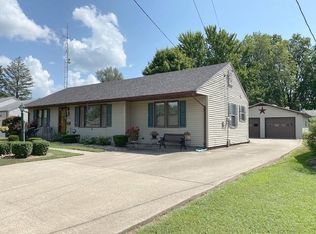 69 Mitchell Ave, Charleston, IL 61920