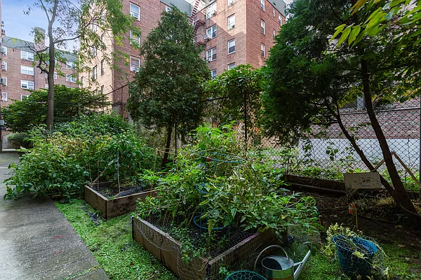 Sold by La Rosa Realty New York | media 18