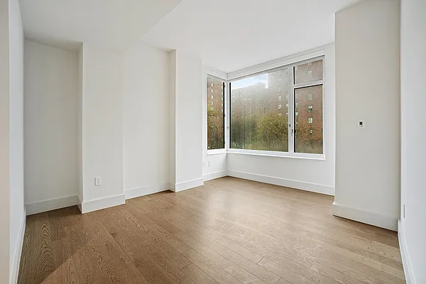 Rented by Extell Marketing Group LLC | media 11