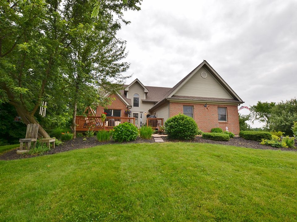 1st image of 11 White Oak Dr