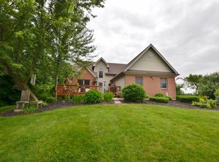 11 White Oak Dr, Granville, OH 43023