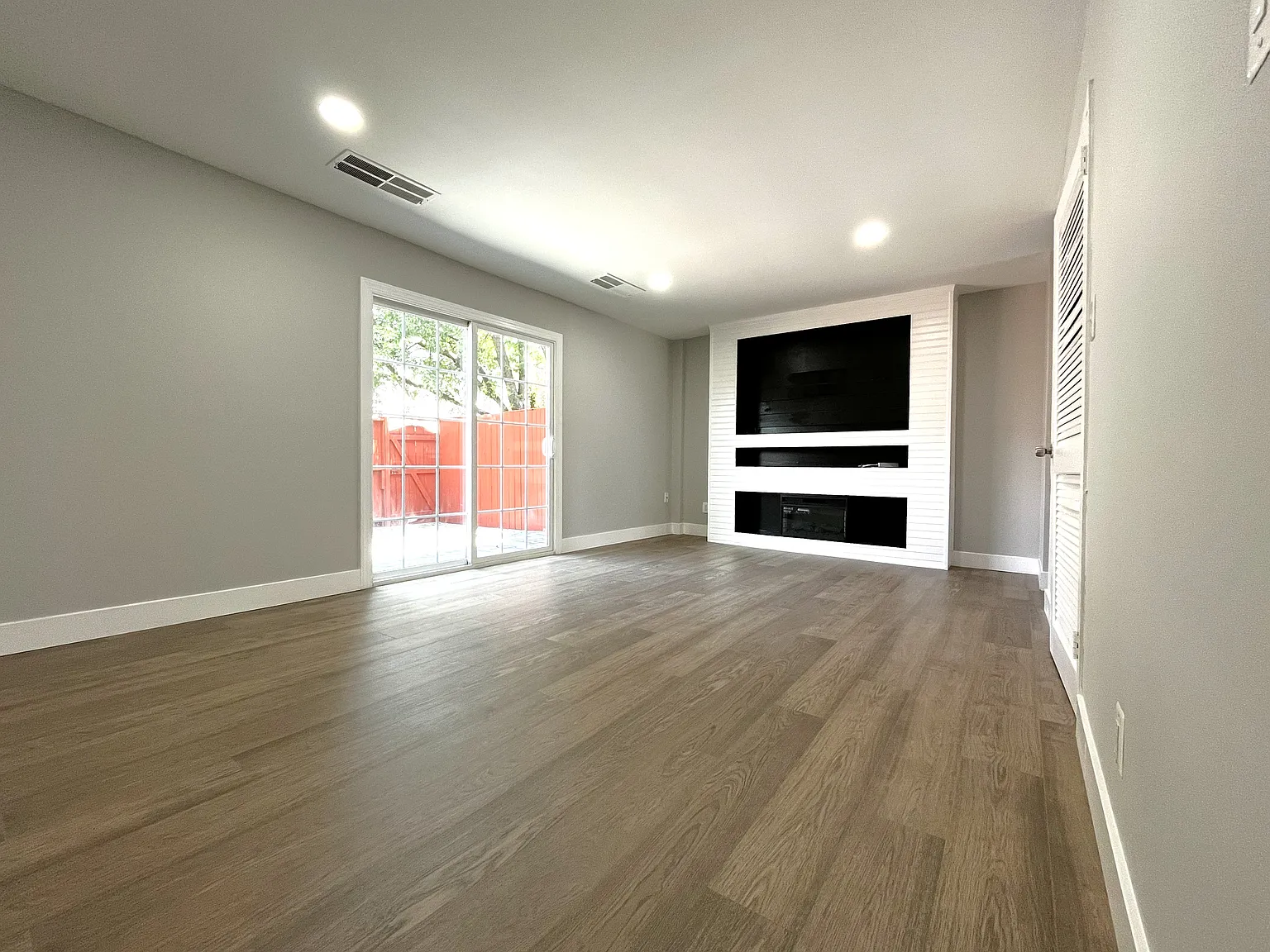 3 bed, 2.5 bath, 1638 sqft, $2,650 — Photo 4