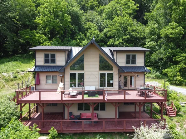 125 Dana Farm Rd, Maggie Valley, NC 28751