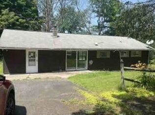 14 Riverview Dr, Valley falls, NY 12185