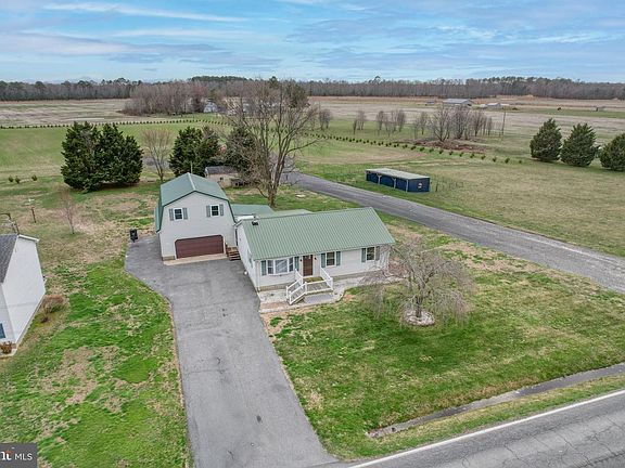 3rd image of 866 Sandtown Rd