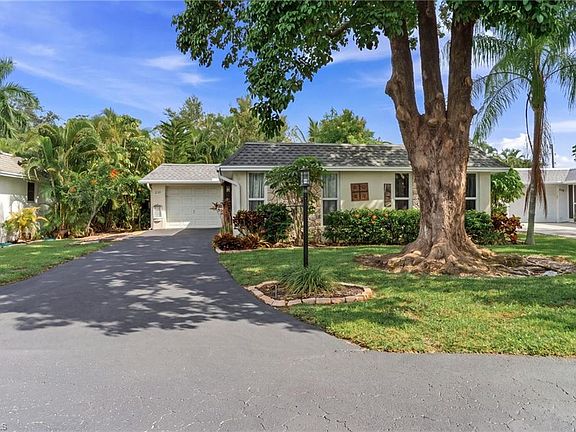 3rd image of 220 Lanchester CT #32