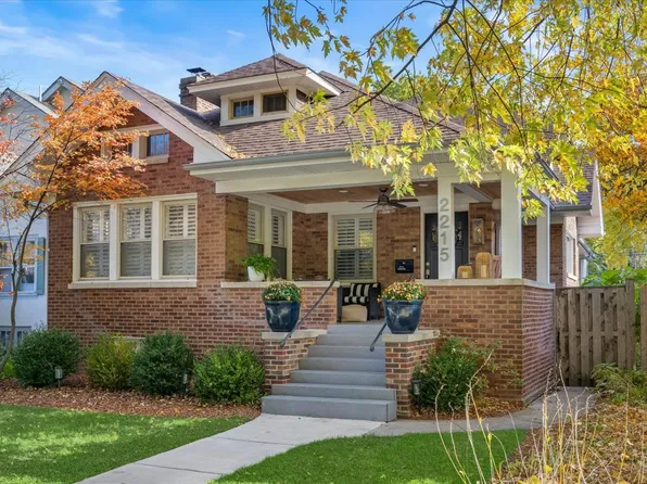 2215 Wesley Ave, Evanston, IL 60201