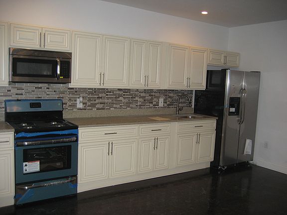 2nd image of 3101 Snyder Ave