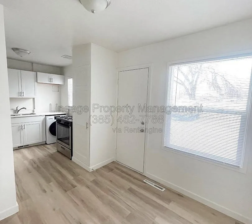 1054 W 1520 N #B