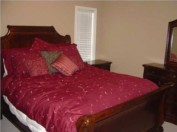 5th image of 1043 Woodridge Dr