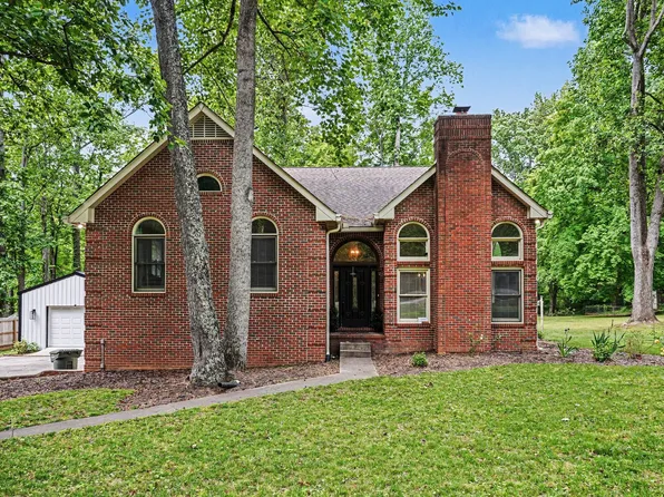 2202 Woodmont Dr, Springfield, TN 37172