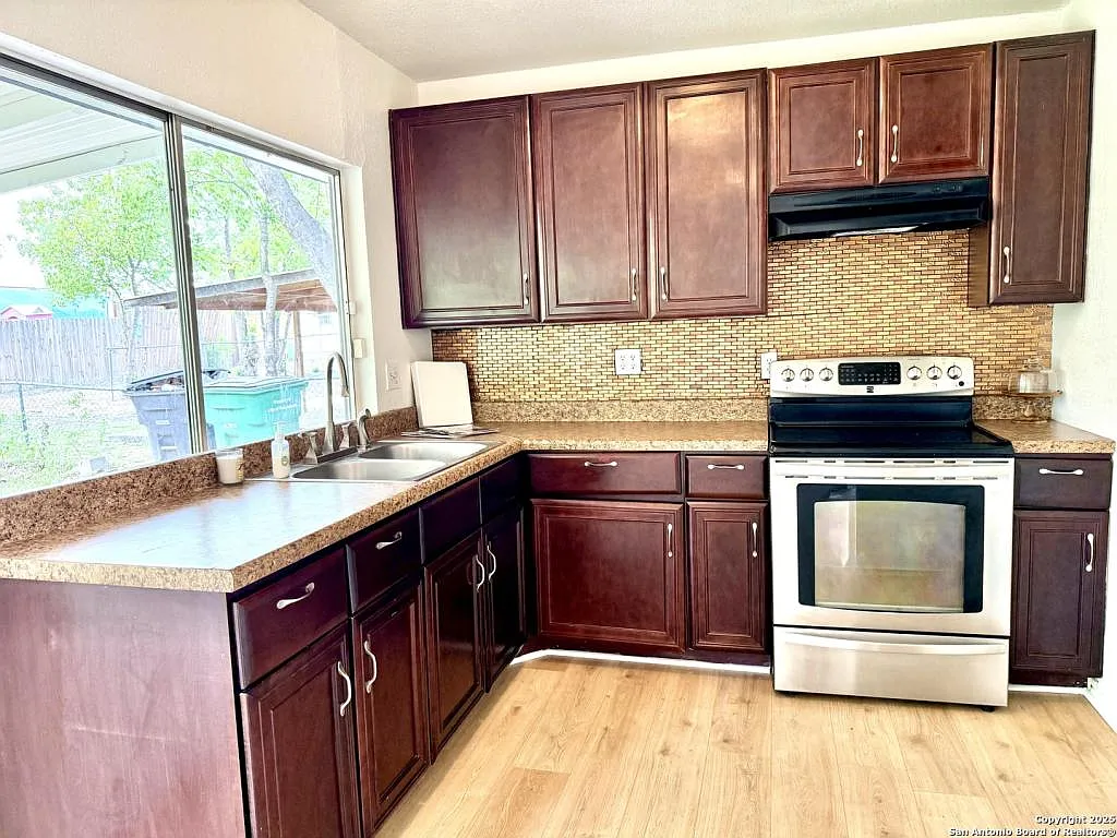 4723 Castle Rose — Photo 3