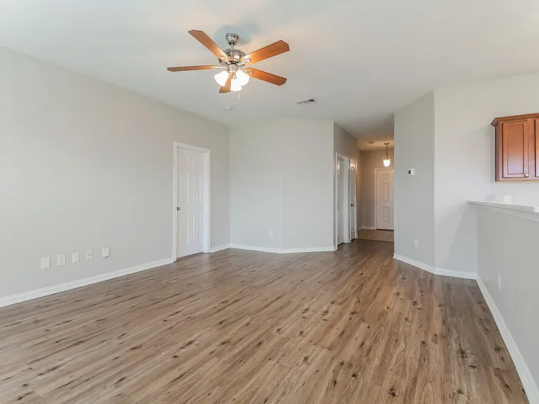 713 Cedar Cove Dr — Photo 6