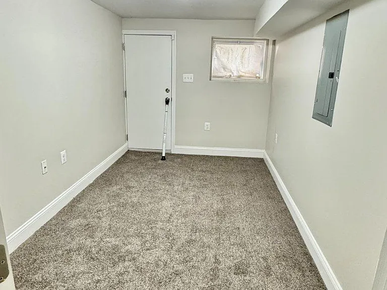2705 E Biddle St — Photo 11