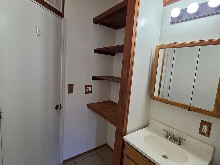 2145 W Wilshire Dr — Photo 21