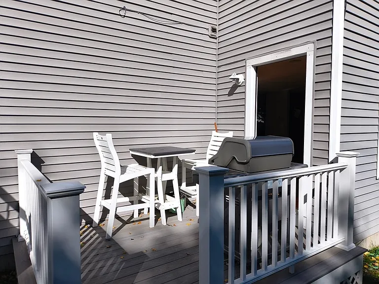 7 Newbury Dr #- — Photo 8