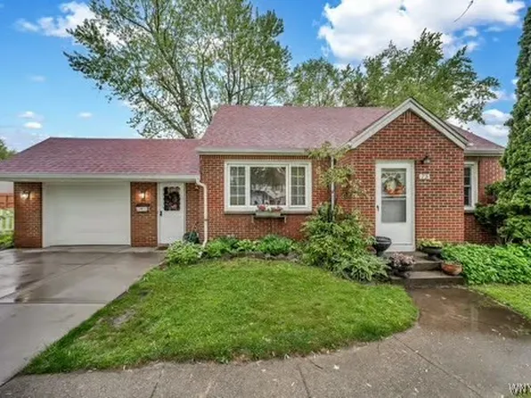 73 Fairvale Dr, Cheektowaga, NY 14225