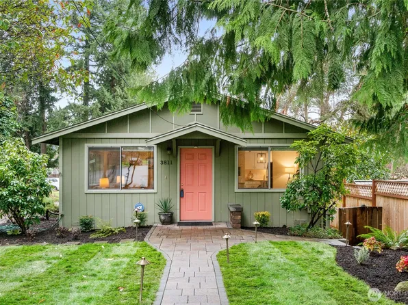 3811 NE 117th St, Seattle, WA 98125