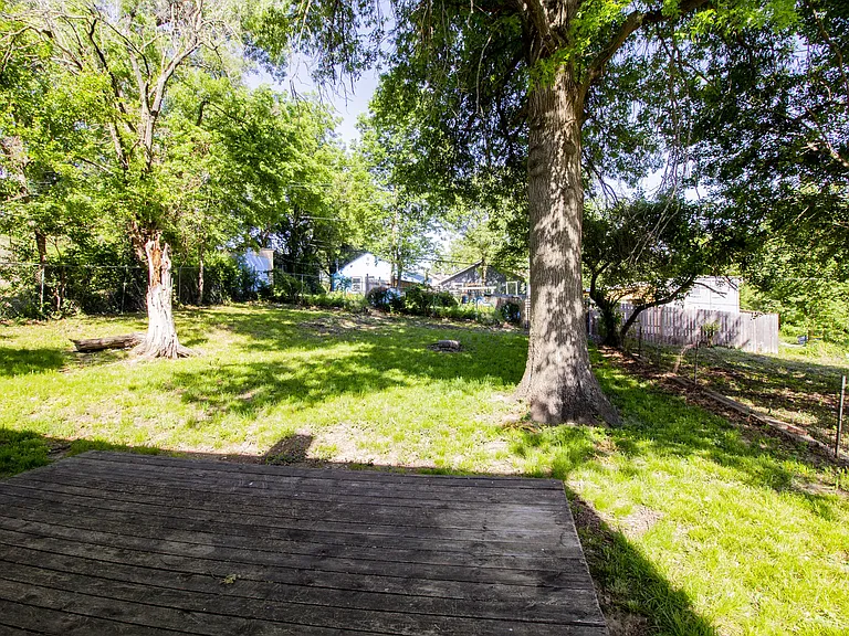 4443 Indiana Ave — Photo 13