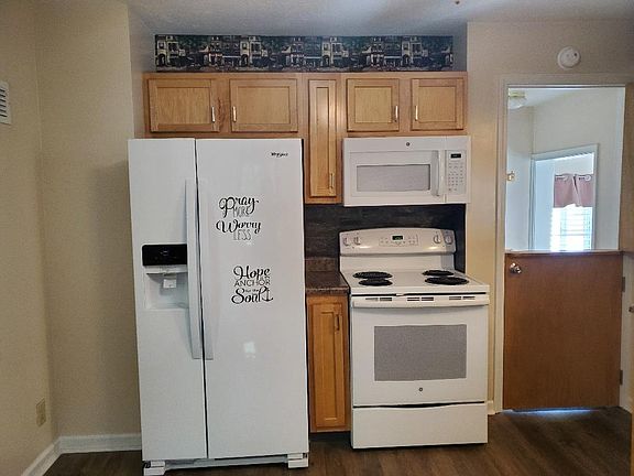 5th image of 216 Spencer St