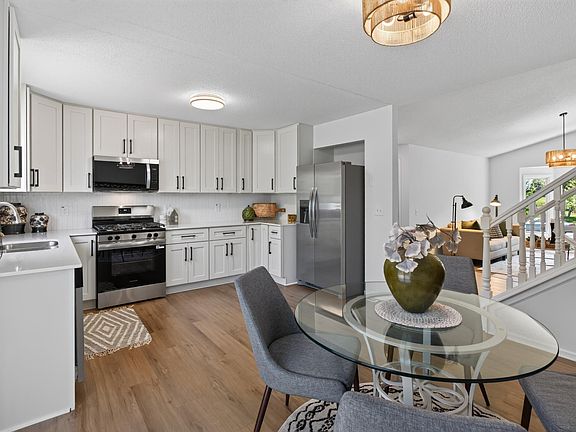 5th image of 12365 Jonquil St NW