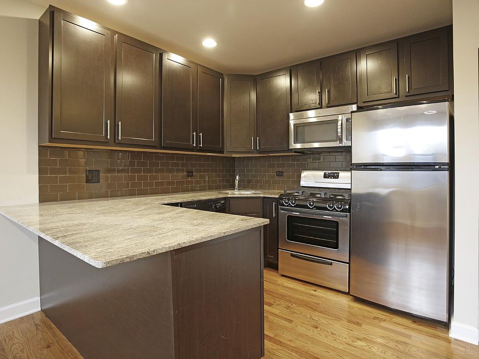 1st image of 4759 N Maplewood Ave APT 202