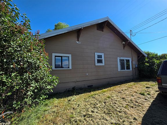 3rd image of 42419 3rd Ave E