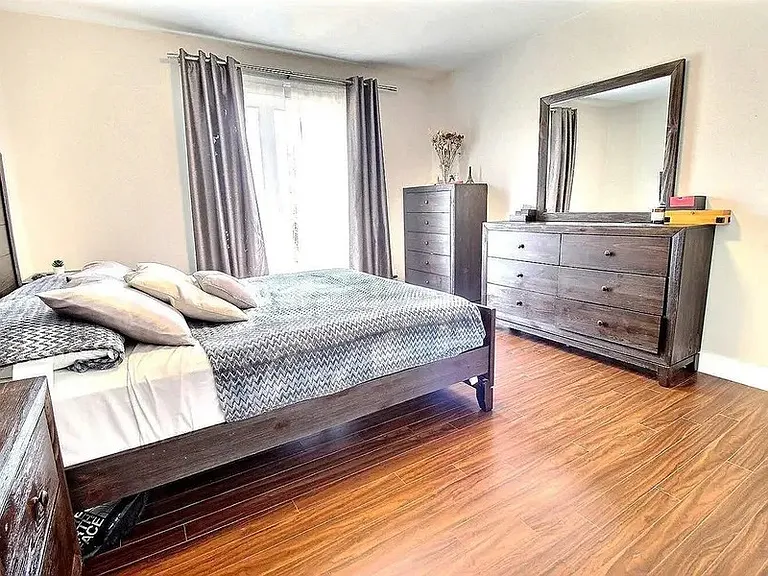 1009 Homestead Way — Photo 4