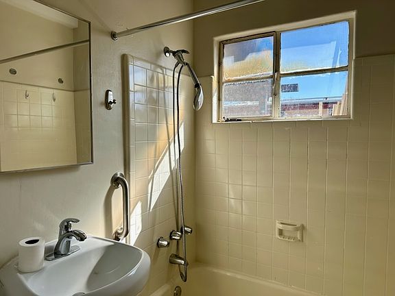 5th image of 3125 N Palo Verde Ave #1