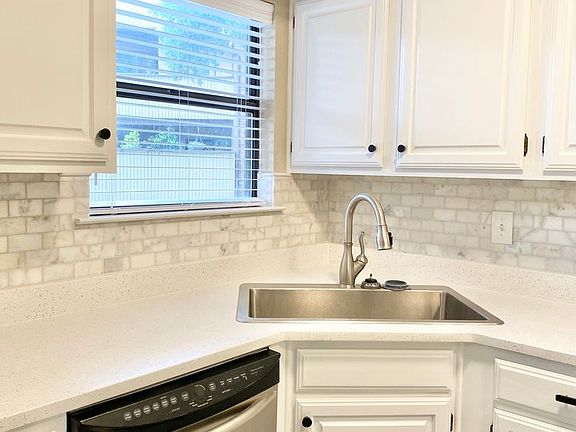 5th image of 2000 Willoughby Ln APT 5512